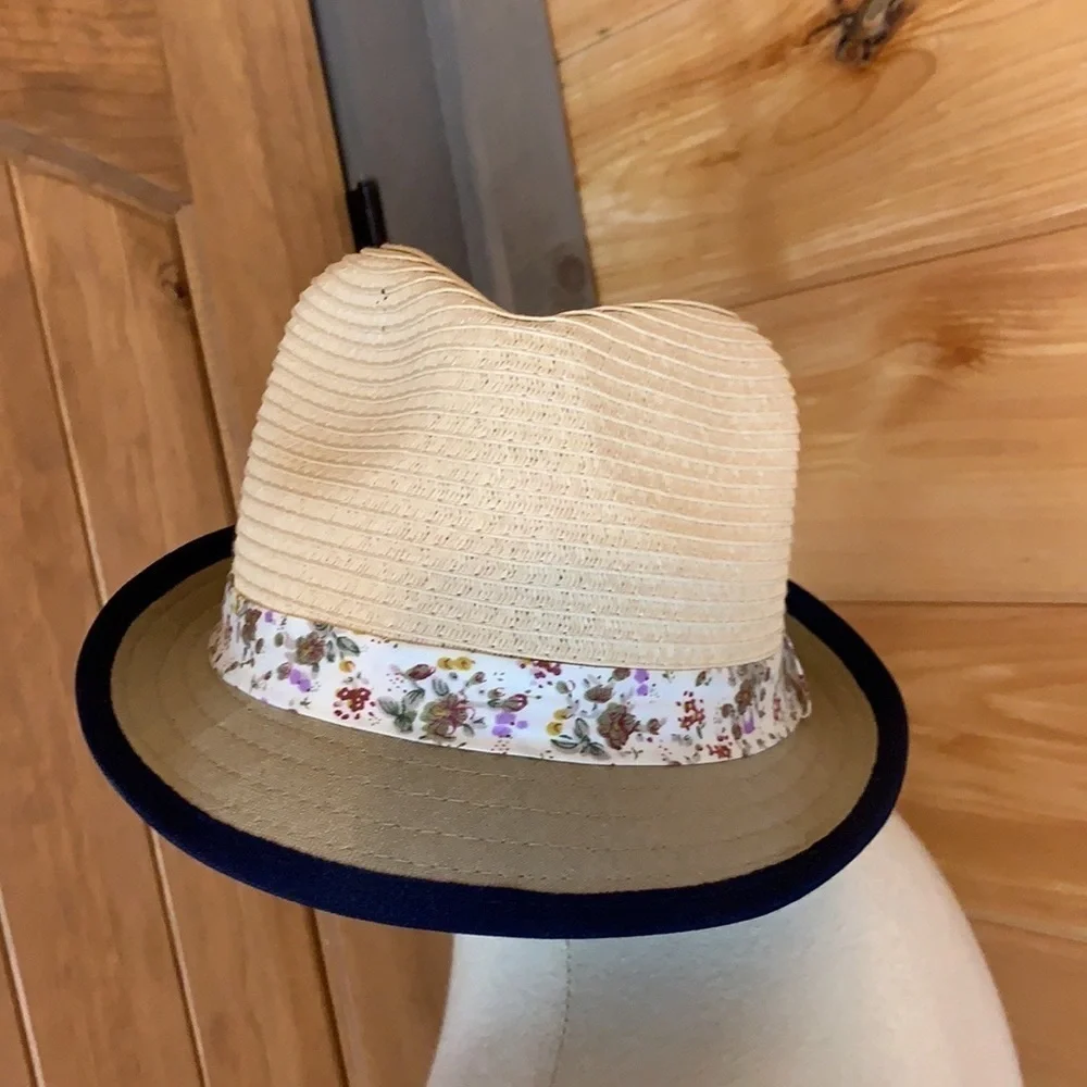 D & Y (David & Young) fedora with floral trim One size fits most